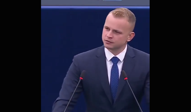 Slovenský europoslanec Mazurek v EP: „Na bílých životech záleží“ (video)4.8 (20)