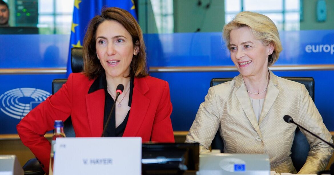 Další vyostření vztahů mezi USA a EU: Macronova eurokomisařka prohlásila, že Trumpova administrativa je nepřítel Evropy