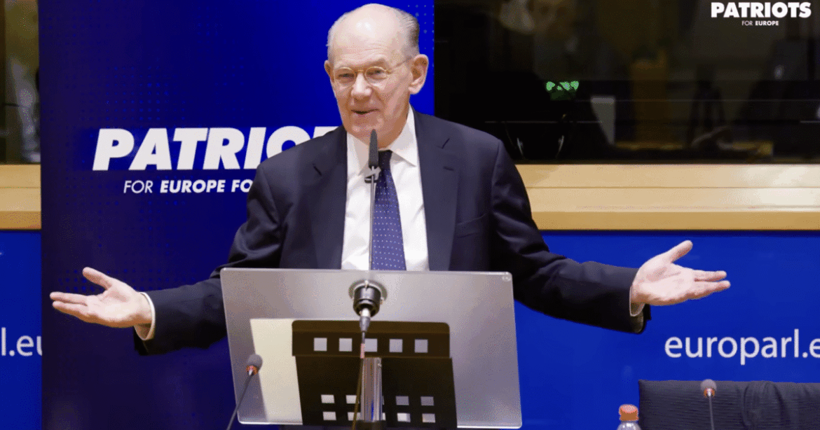 John Mearsheimer: Geopolitický význam Evropy se rozpadá (video)