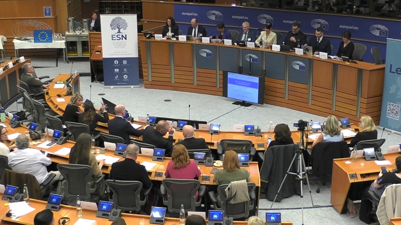 Přednáška v EP: Digitální identifikační údaje a programovatelné peníze připravují cestu pro dystopické peklo a hrůzné totalitní režimy (video)4.9 (17)