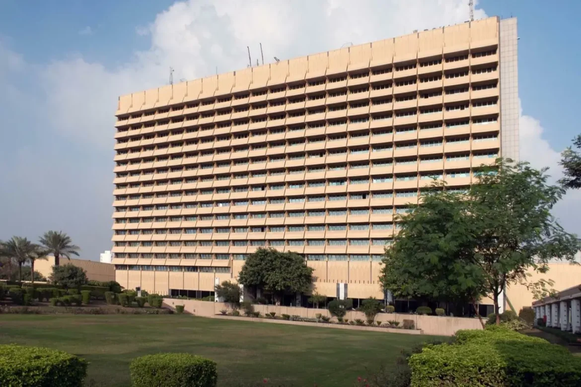 Trump říká, že válka tento týden neskončí, Írán popírá, že by probíhala jednání (video)5 (5)