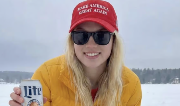 AI podvody: 22letý Ind vydělal tisíce na důvěřivcích, kteří naletěli na falešnou americkou MAGA fanynku5 (7)