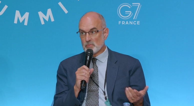 Rockefellerův manažer se shoduje s výzvami Tonyho Blaira ke globálnímu sjednocení dat (video)5 (5)