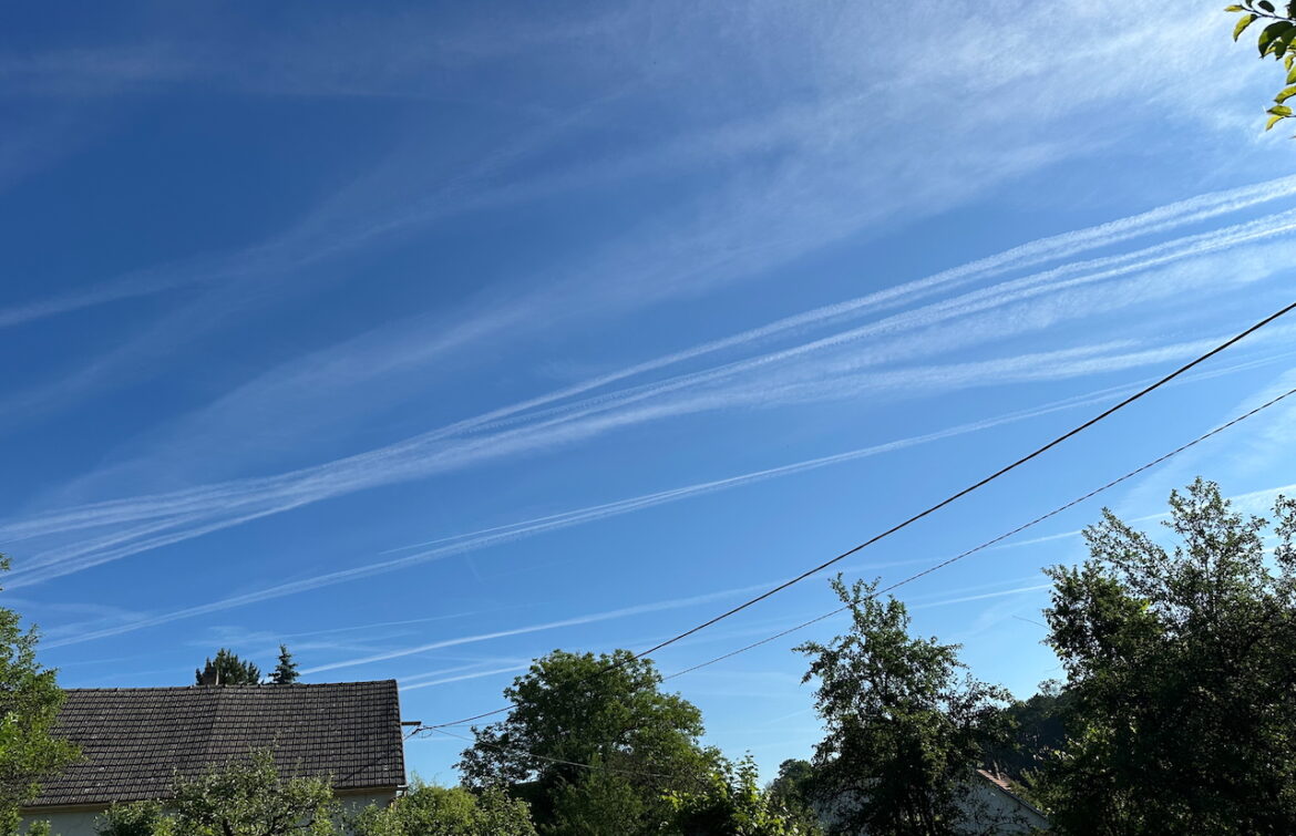 Chemtrails, contrails nebo přírodní jevy? Podívejte se na další ukázky toho, co jste viděli na obloze5 (9)