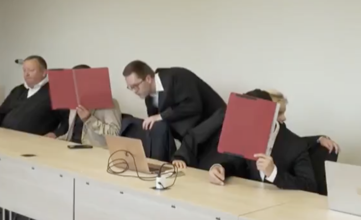 Německo: Dva iráčtí bratři jsou souzeni za opakované znásilnění sedmileté dívky v Essenu (video)4.9 (17)