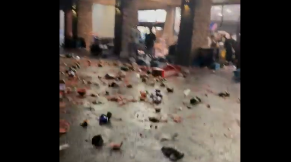 Kalifornie: Tradiční oslavy národního svátku byly doprovázeny nepokoji a rabováním (video)