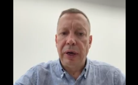 Bývalý guvernér Ukrajinské národní banky varuje před dalšími útoky na Ukrajince v zahraničí (video)
