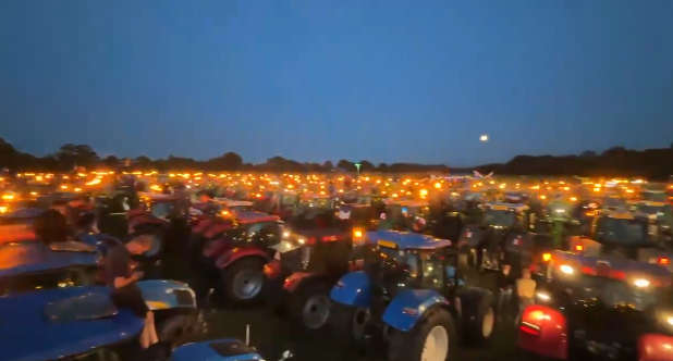 Farmáři v Nizozemsku opět masově protestují proti ničivé politice, která vede k vyvlastňování (video)